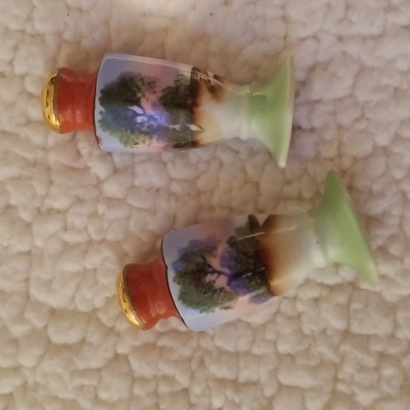 Vintage Nippon Tree In The Meadow Miniature Collectible Salt & Pepper Shakers - Picture 8 of 12